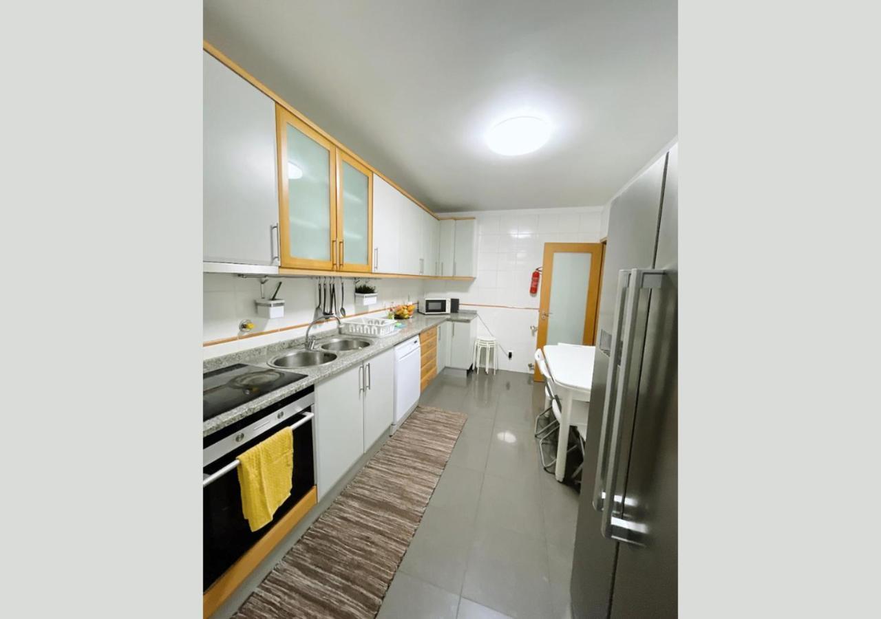 Apartment Espacoso T3 Com Terraco & Churrasqueira