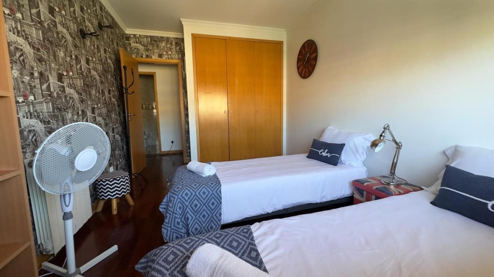 Espacoso T3 Com Terraco & Churrasqueira Apartment