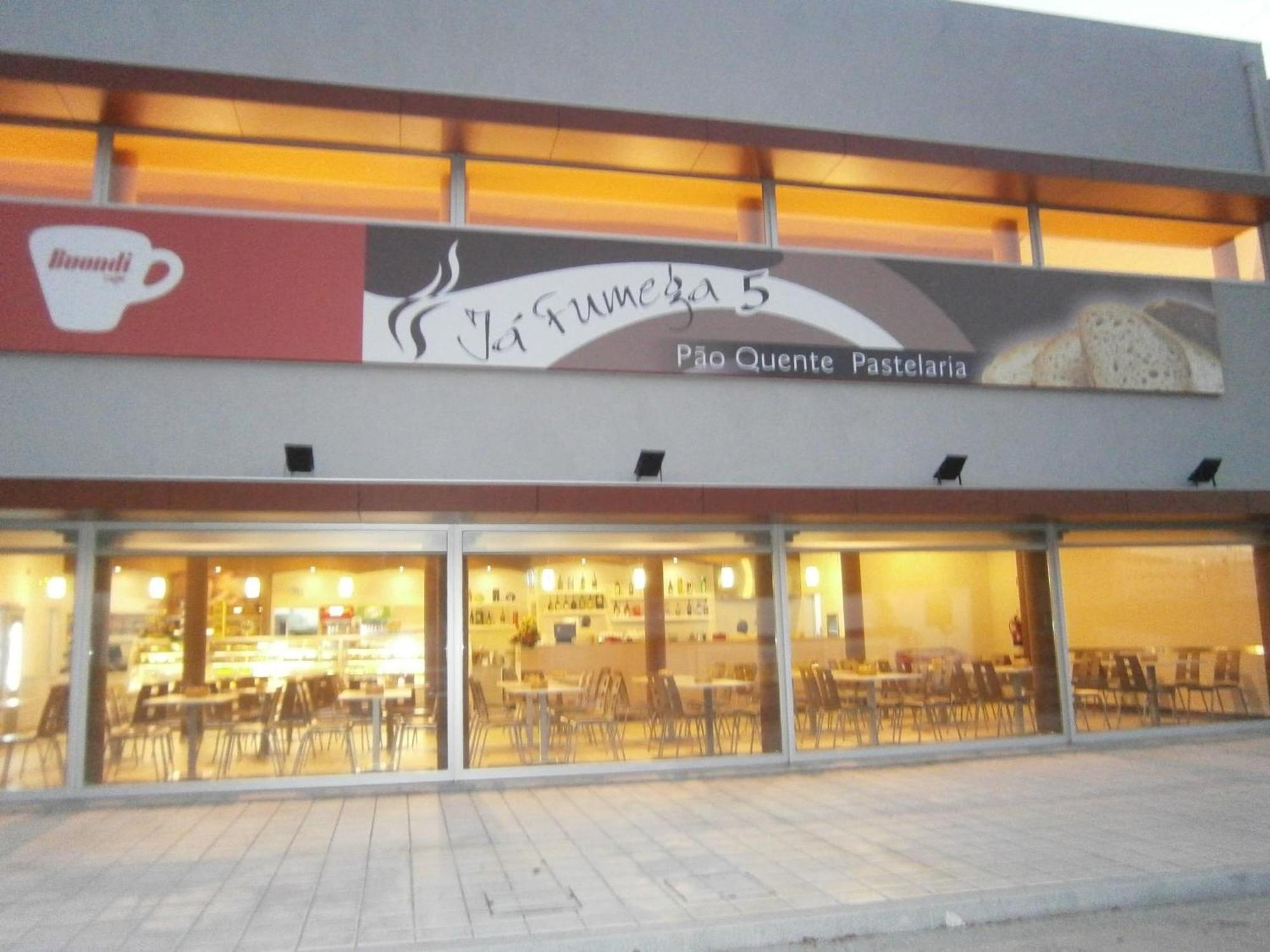 Espacoso T3 Com Terraco & Churrasqueira